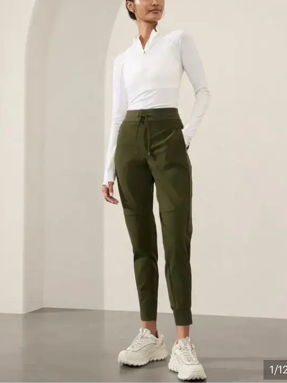 ATHLETA Headlands Hybrid Trek Mid Rise Jogger Mountain Green Size 10 Tall